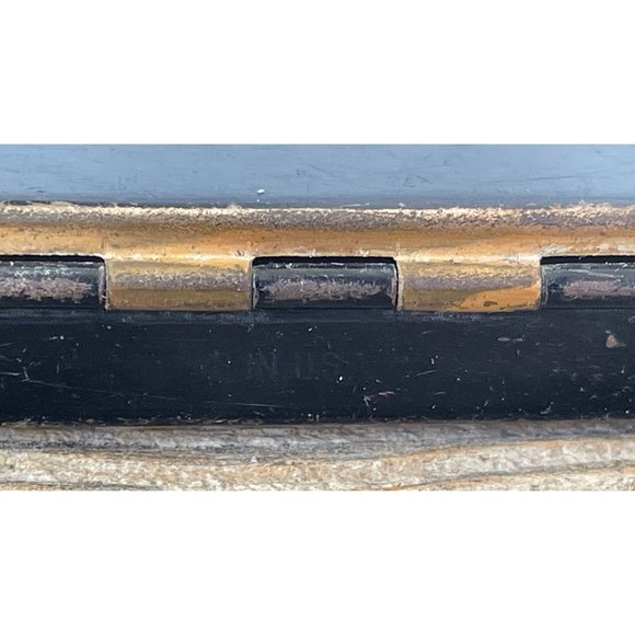 VIntage 1940s Black Enamel Brass Powder Compact With Mirror - Picture 9 of 12